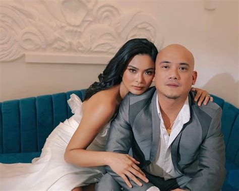 Maxine Medina marries boyfriend Timmy Llana .